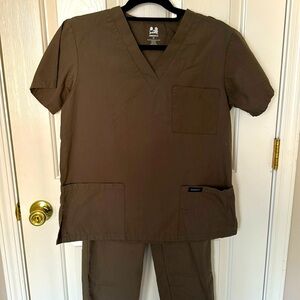 Dagacci khaki scrubs